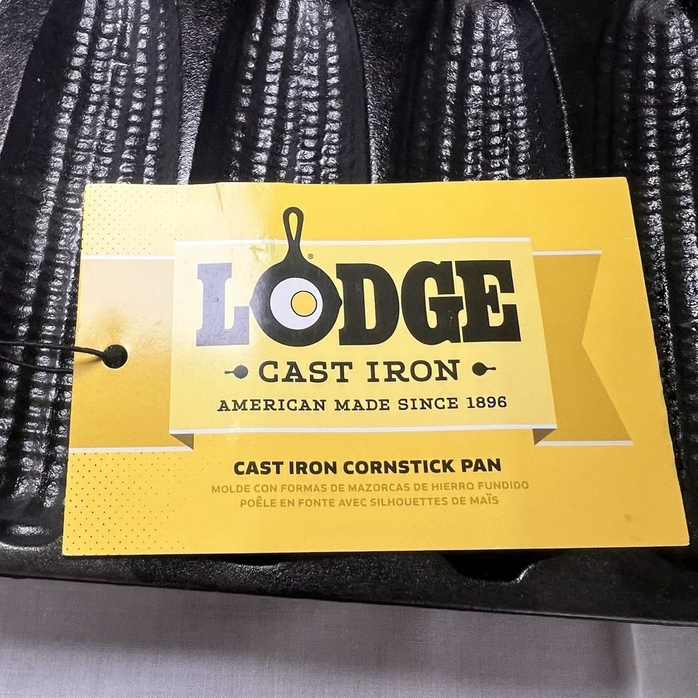 Lodge L27C3 Cast Iron 7 Cornstick Pan Pre-Seasoned Made USA New w/ Tag